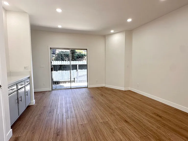 9939 Topanga Canyon Blvd — Photo 57