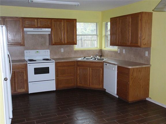 4th image of 1616 Turtledove Dr
