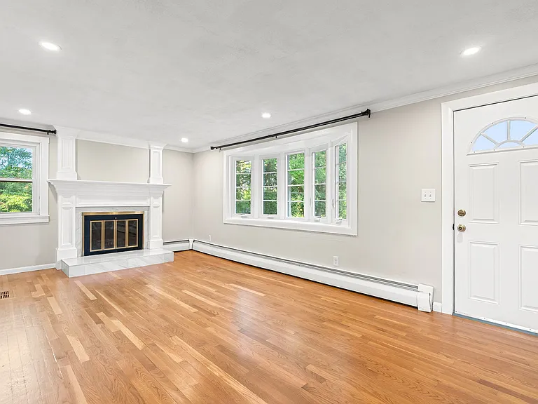 17 Scott Ave — Photo 13