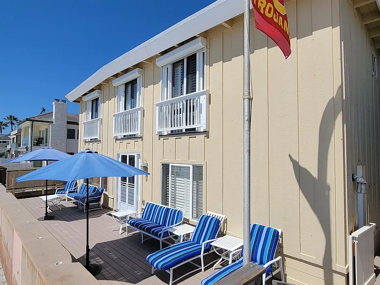 2528 Ocean Front — Photo 3