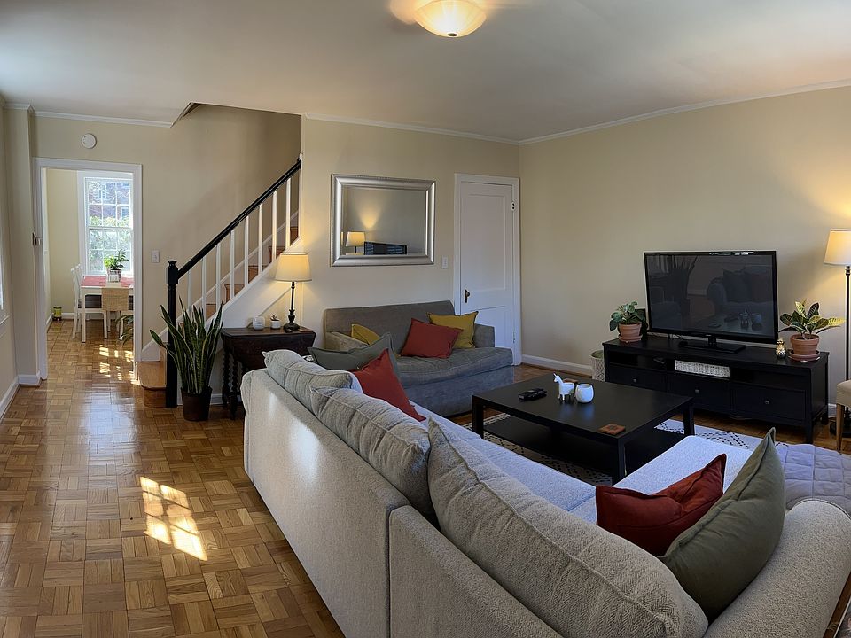 Large sunny living room.