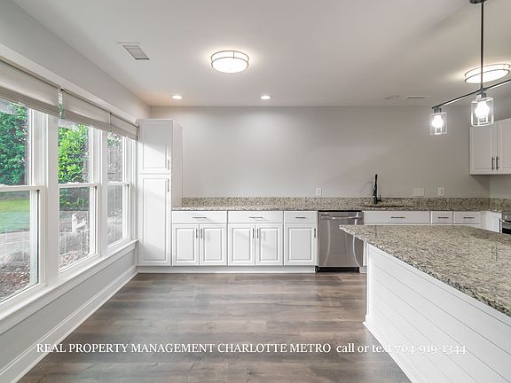 5th image of 17429 Tuscany Ln