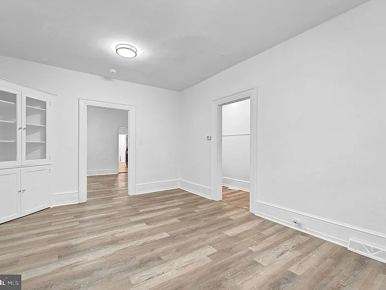 28 W Airy St — Photo 28