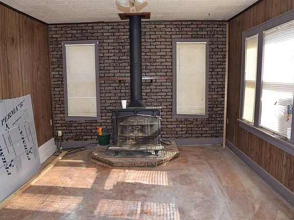 3rd image of 2020 E Oklahoma Ave