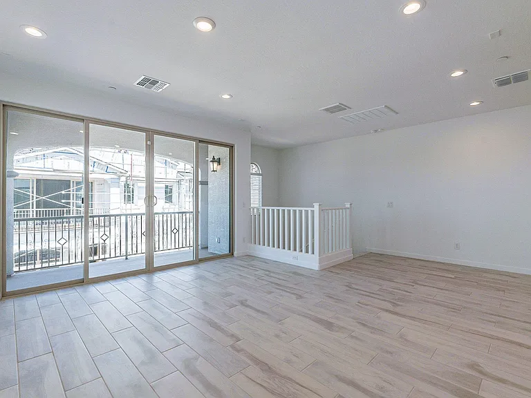 4042 E Amoroso Dr — Photo 15