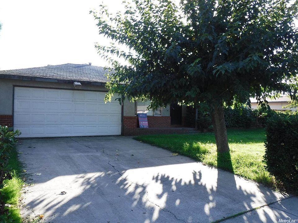 1st image of 4832 E Dahlia Dr