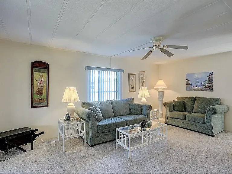 1035 Royal Palm Dr — Photo 5