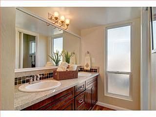 5th image of 129 Lansberry Ct