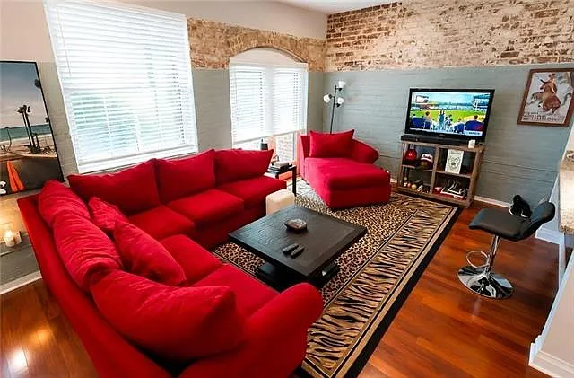 2 bed, 1.0 bath, 986 sqft, $2,150 — Photo 2