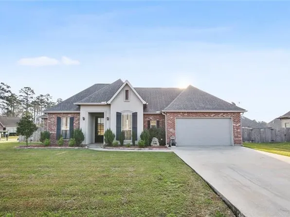 207 Fayedaye Dr, Madisonville, LA 70447