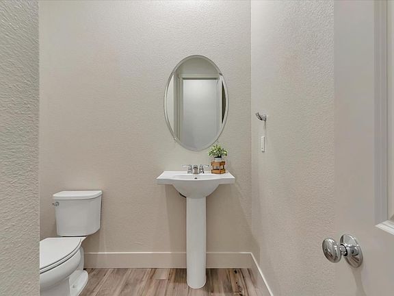 5th image of 219 Luna Way