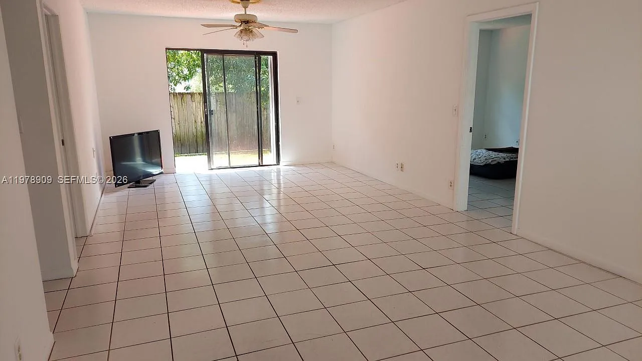 Kimberly Garden Apartment — Photo 2
