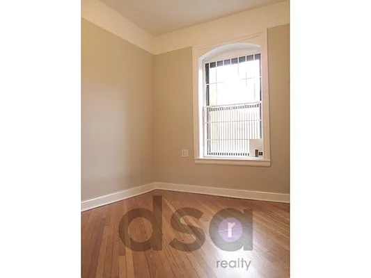 Rented by DSA Realty | media 20