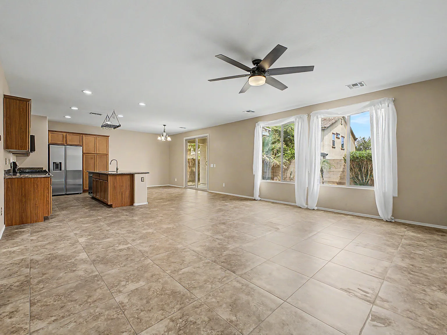 21242 E Pecan Ln — Photo 4