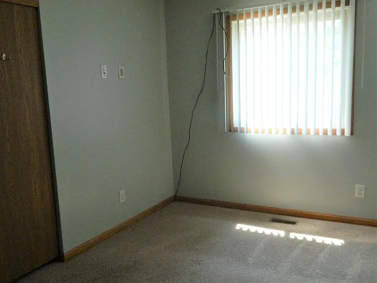 5128 Edinburgh St — Photo 15