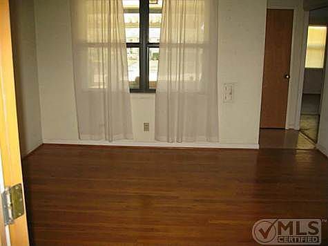 4th image of 602 Willowood Ln