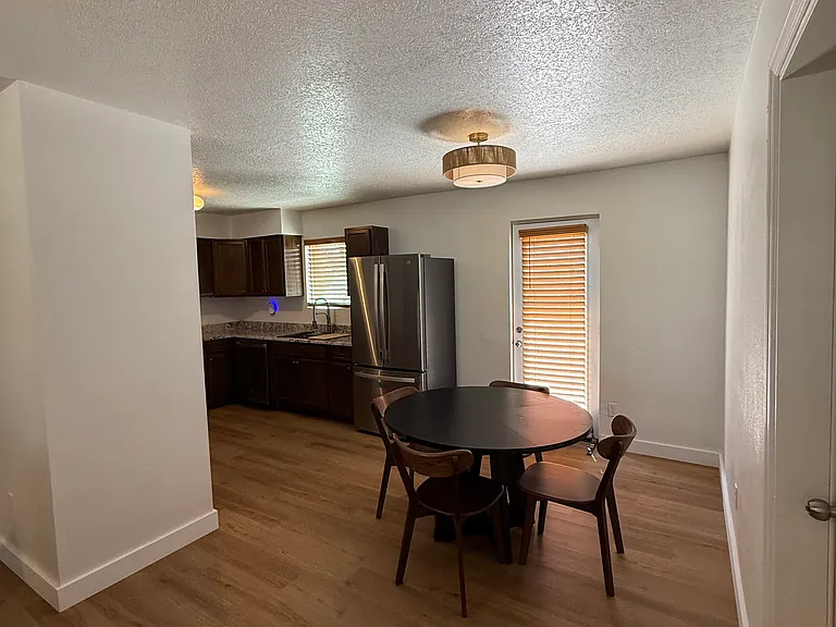 1407 El Camino Real St — Photo 7