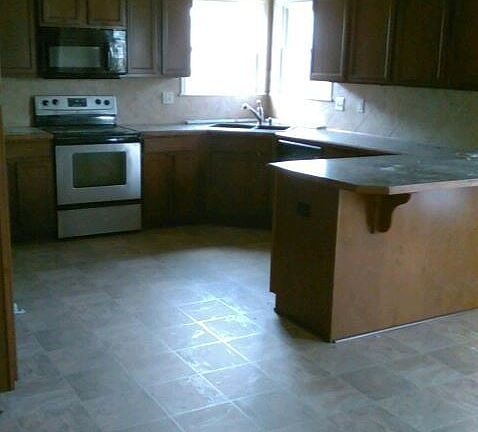 3rd image of 1413 NE Jaclyn Dr
