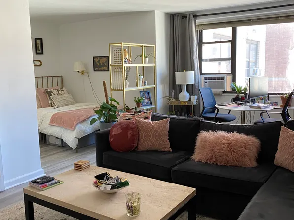 401 East 89th Street image 1 of 9