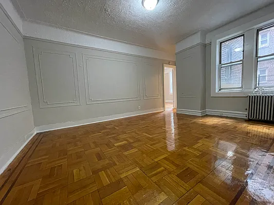 Rented by Hillel Realty Group | media 4