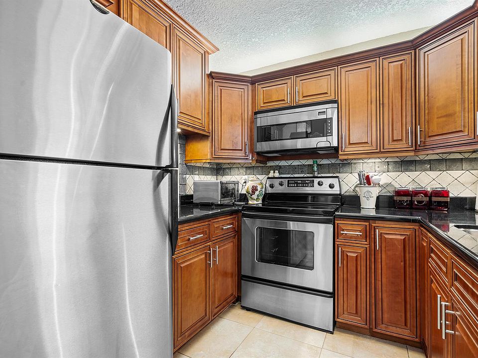 1st image of 400 NE 20th St