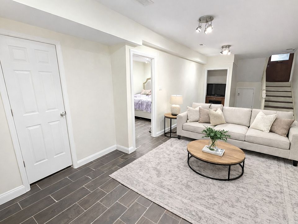 1st image of 2817 N Clybourn Ave #G