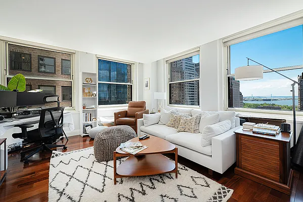 Rented by R New York | media 7