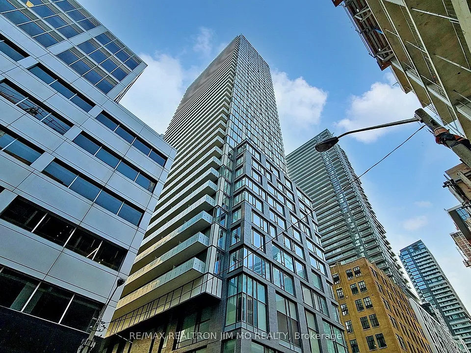 101 Peter St #3512