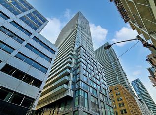 101 Peter St #3512, Toronto, ON M5V 0G6