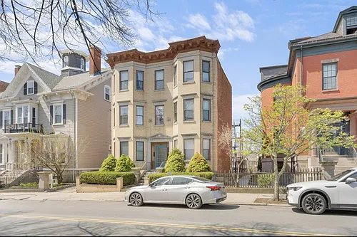 404 Meridian St #2 Photo 1