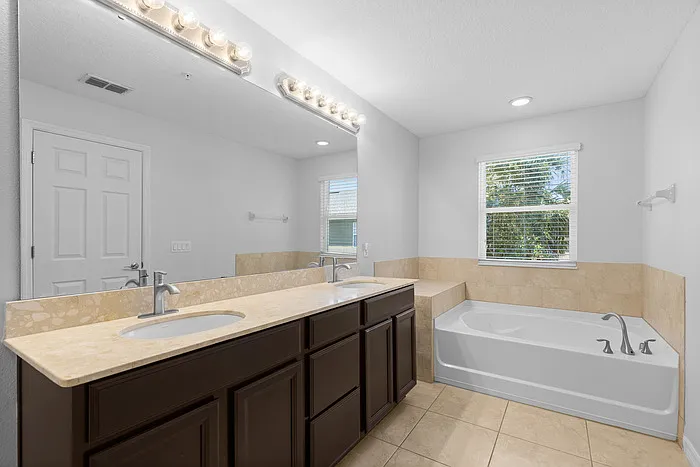 9496 Strongbark Ln — Photo 14