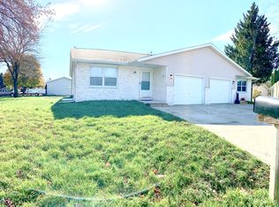 1305 Herbert Dr, Watertown, WI 53094