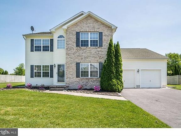 2nd image of 2213 Musterel Ln