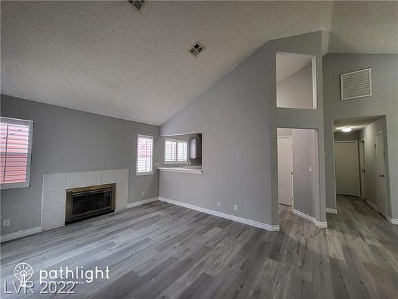 3rd image of 204 Coconut Grove Ct