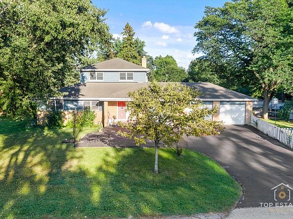 4th image of 2 Marberry Dr
