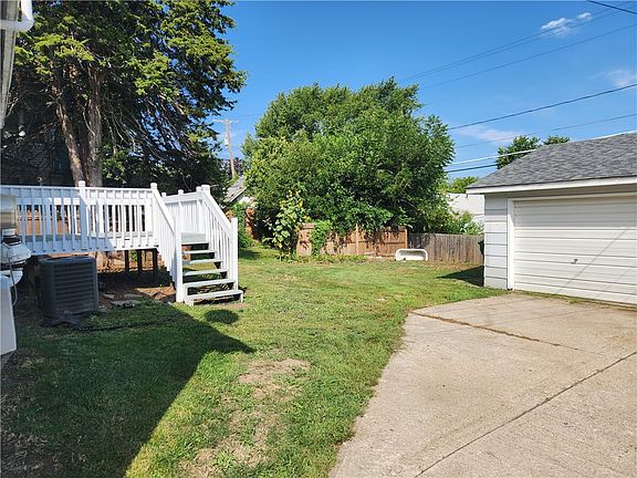 5th image of 913 E Main St