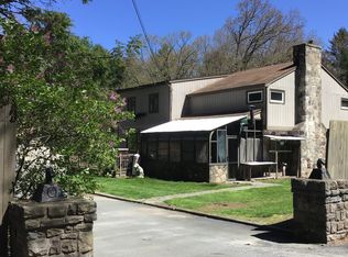 609 Blooming Grove Rd, Hawley, PA 18428