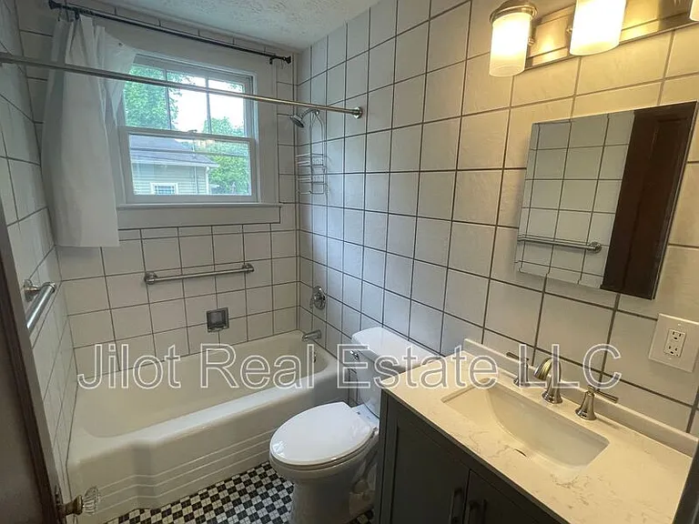 1845 Lakewood Ter SE — Photo 16