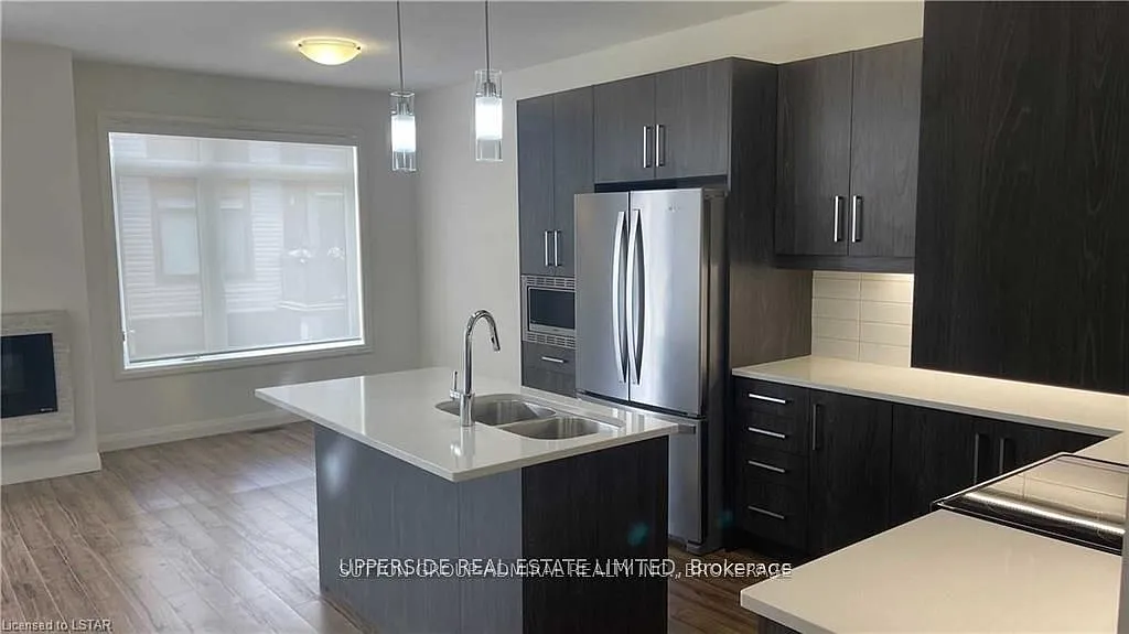 4 bed, $2,550 — Photo 3