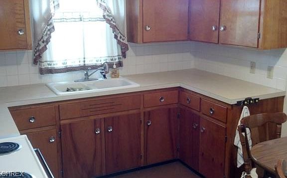 5th image of 69 Elmwood Dr
