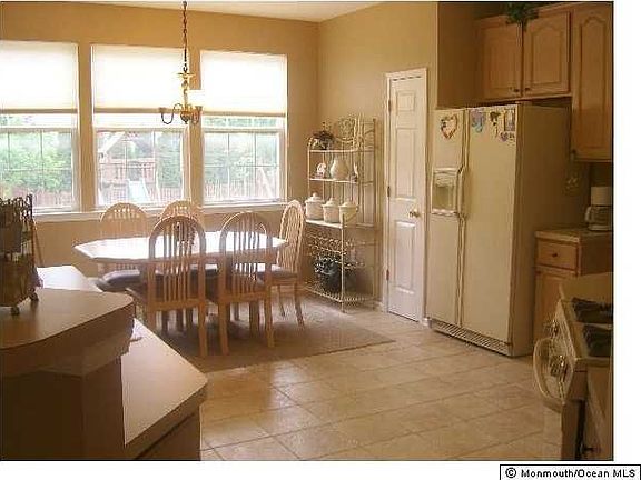 4th image of 15 Saddlebrook Dr