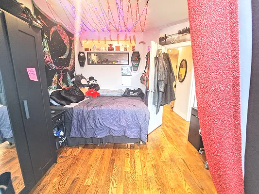 Rented by Friedman Mayer, LREB | media 5