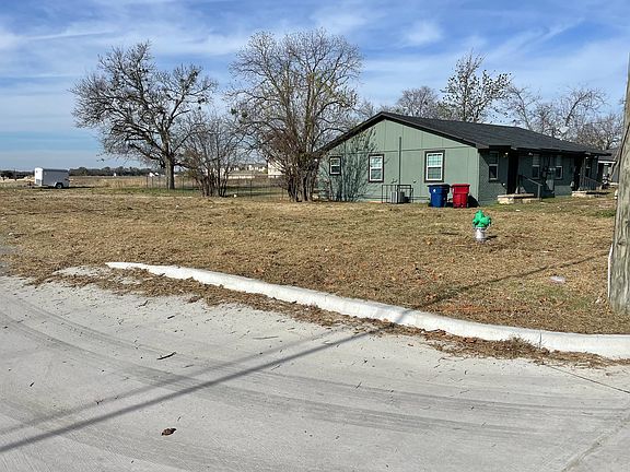 5th image of 400 Nunnalee Ave