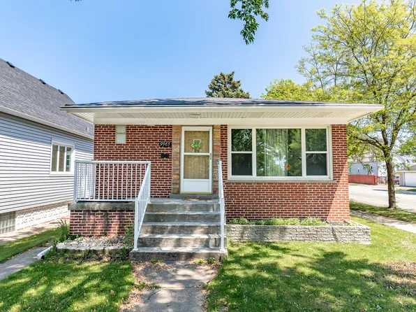 9965 S Escanaba Ave, Chicago, IL 60617