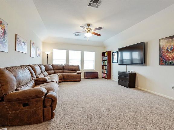 4th image of 5009 Scenic Lake Dr
