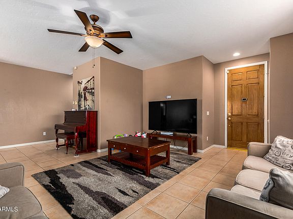 4th image of 14508 W Clarendon Ave