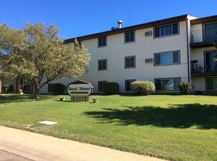 Royal Manor, Dickinson, ND 58601