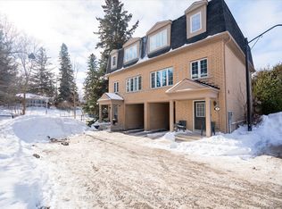 3 Tillinghast Ln, Toronto, ON M1J 0A8