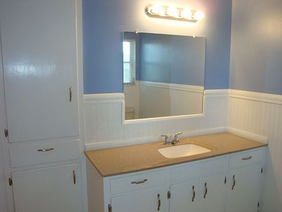 4th image of 1200 Cheryl Dr
