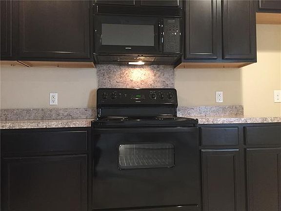 4th image of 1946 Cross Oaks Dr
